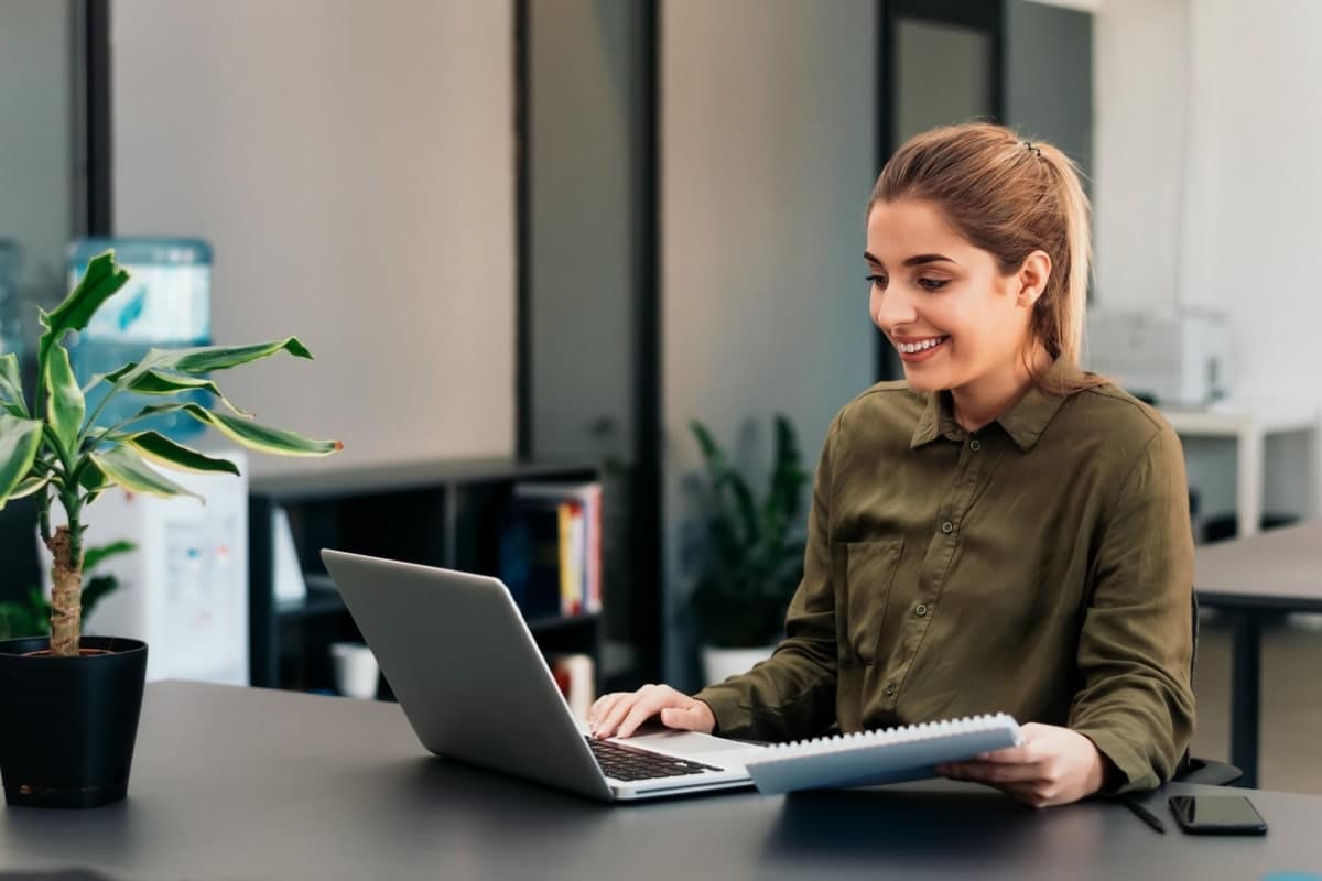 Udemy o Crehana, ¿cuál es la plataforma más dinámica y conveniente para realizar cursos en línea?
